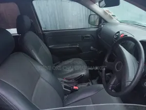 Isuzu D-MAX 2011 Silver