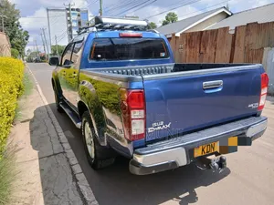 Isuzu D-MAX 2017 Blue