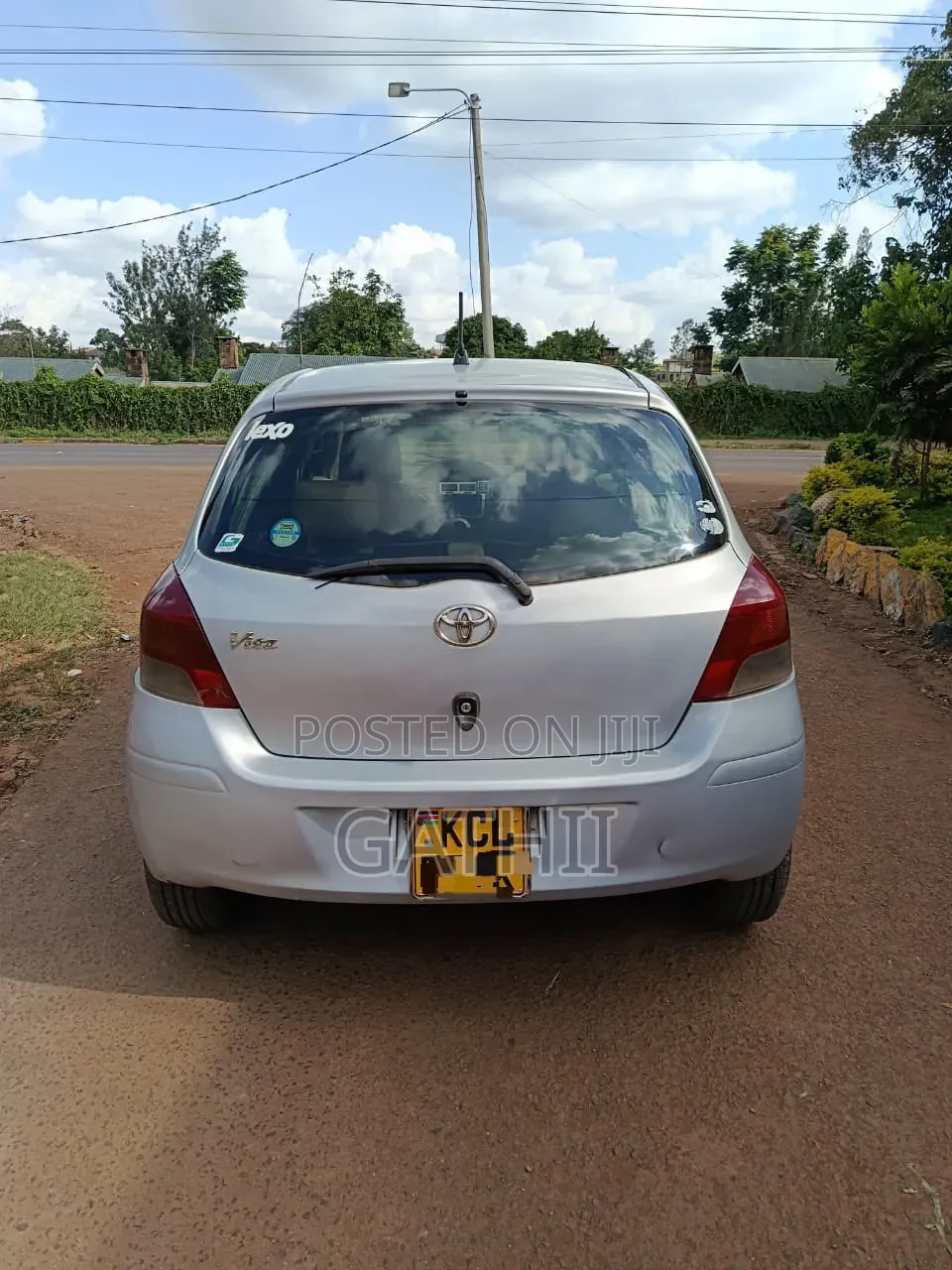 Toyota Vitz 2010 Silver