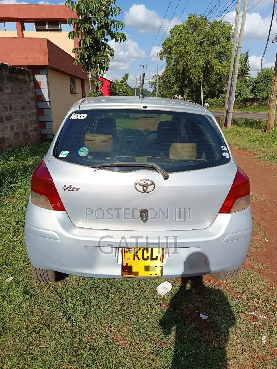 Toyota Vitz 2010 Silver
