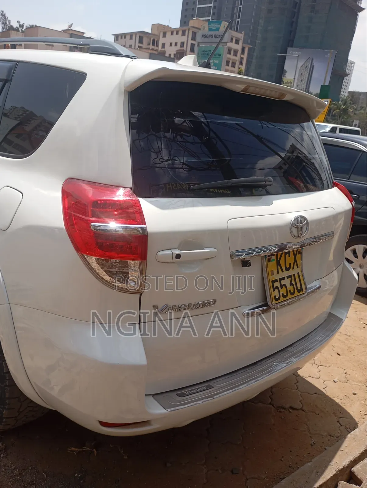 Toyota Vanguard 2012 White