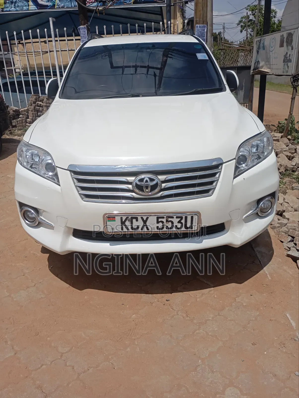 Toyota Vanguard 2012 White