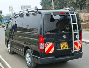 Toyota HiAce 2016 Black