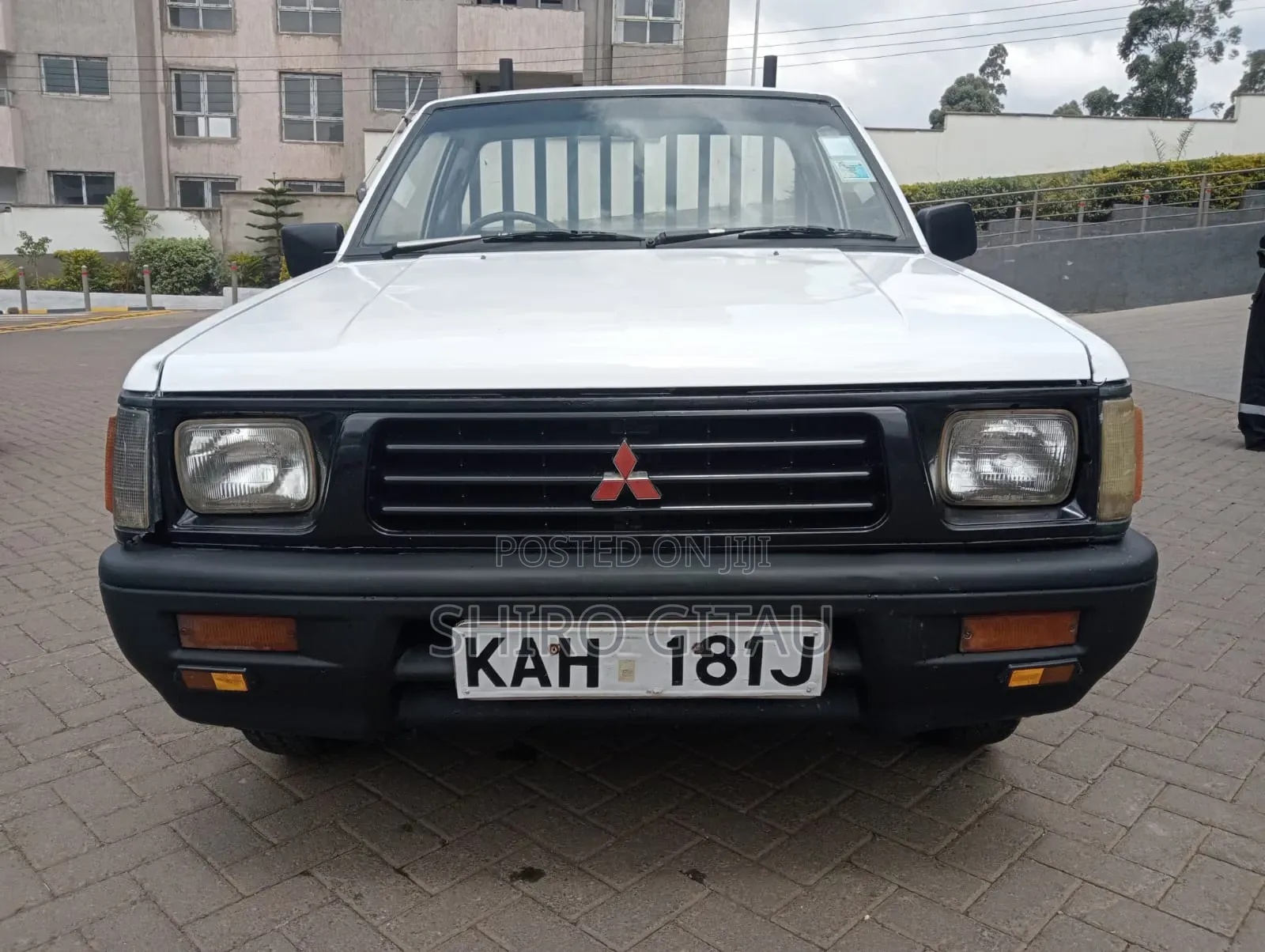 Mitsubishi L200 1996 White