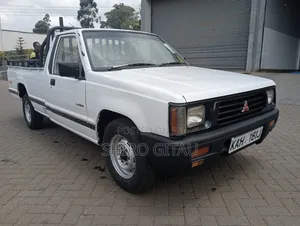 Mitsubishi L200 1996 White
