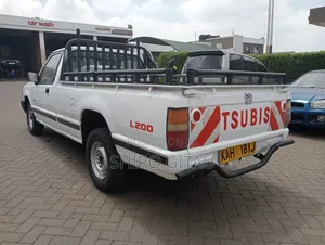 Mitsubishi L200 1996 White
