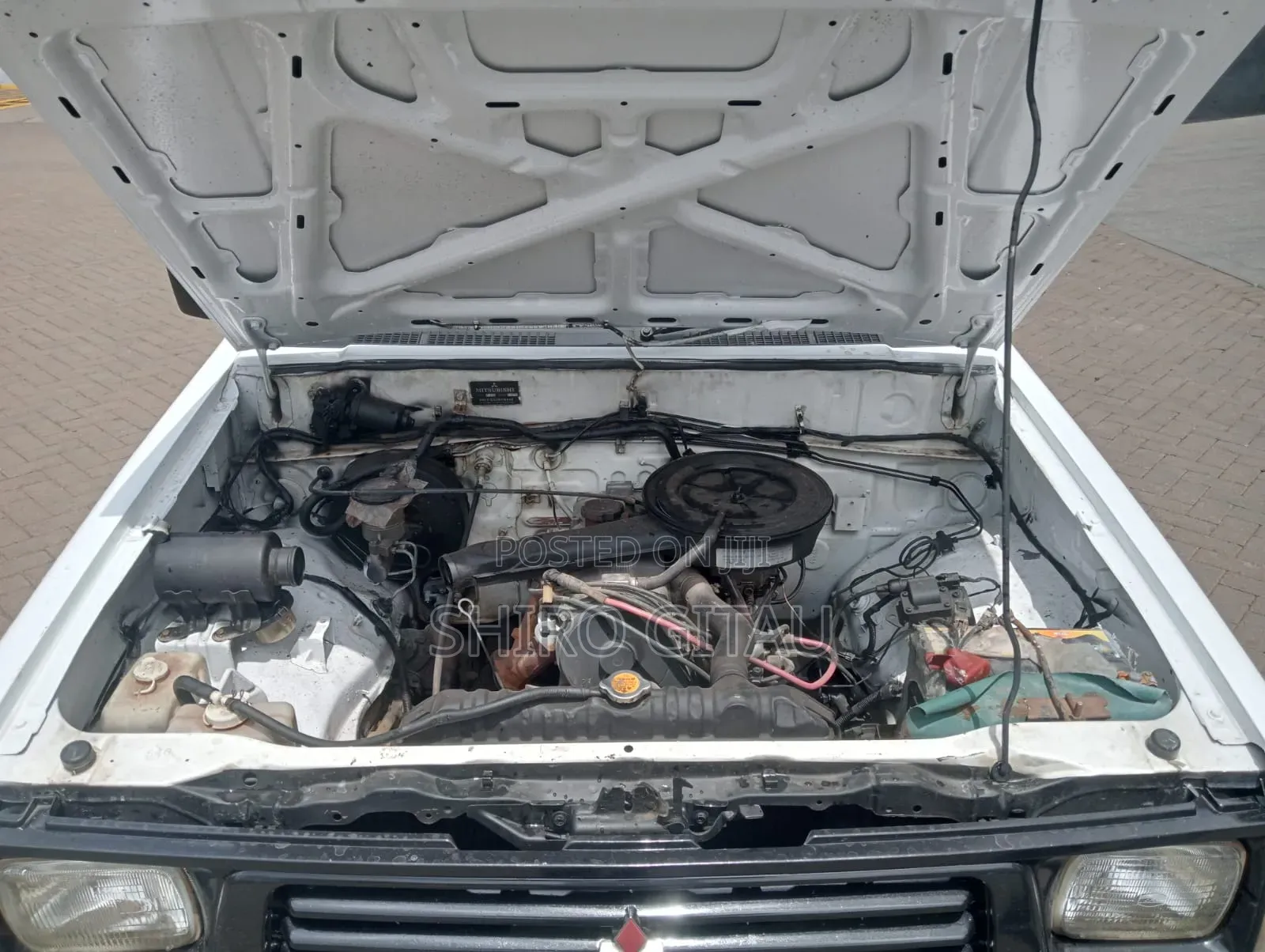 Mitsubishi L200 1996 White