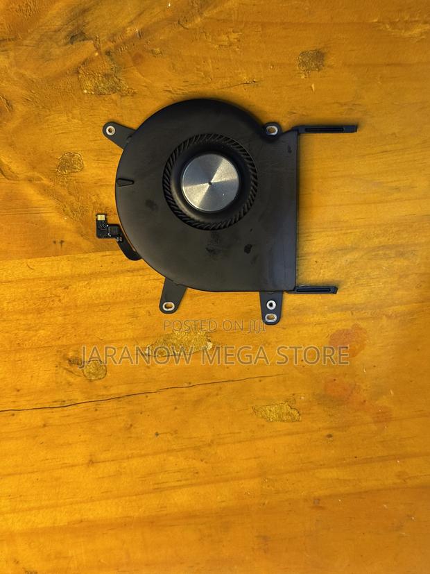 Apple MacBook Pro 13 Model Number A1708 Fan - thumbnail 4