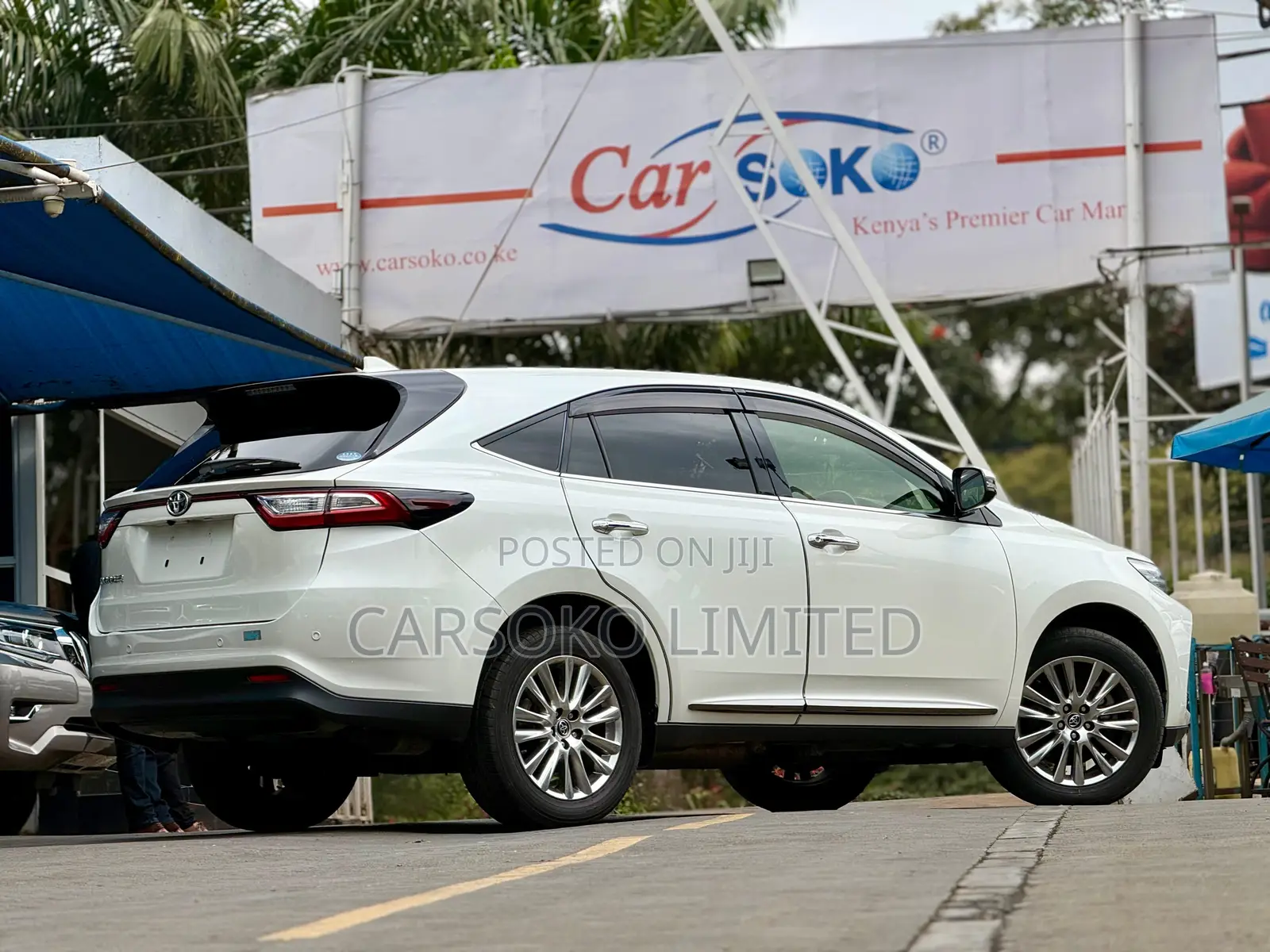 Toyota Harrier 2.0 2019 White