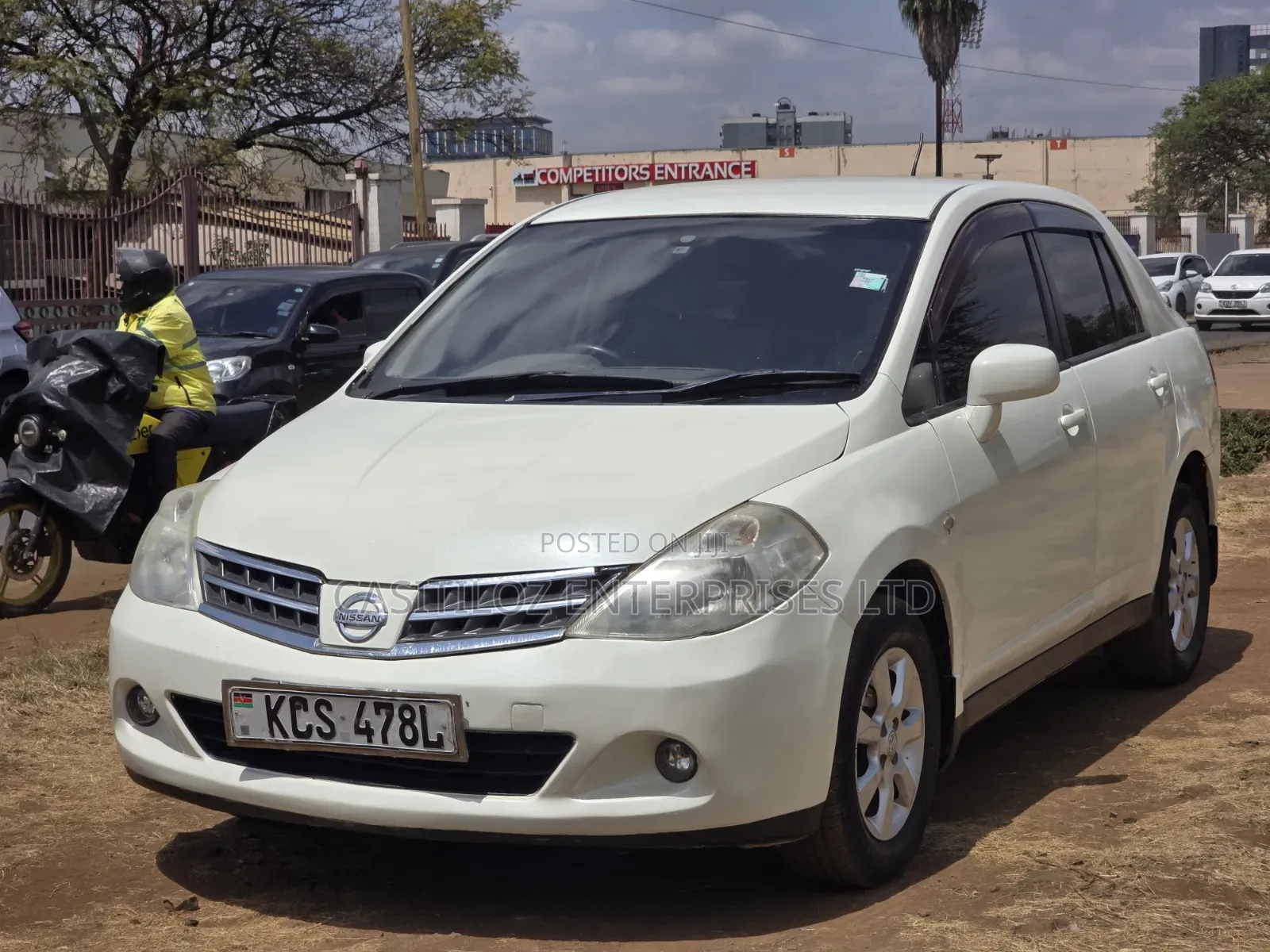 Nissan Tiida 2011 White