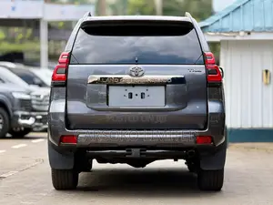 Toyota Land Cruiser Prado 2.8 2021 Gray