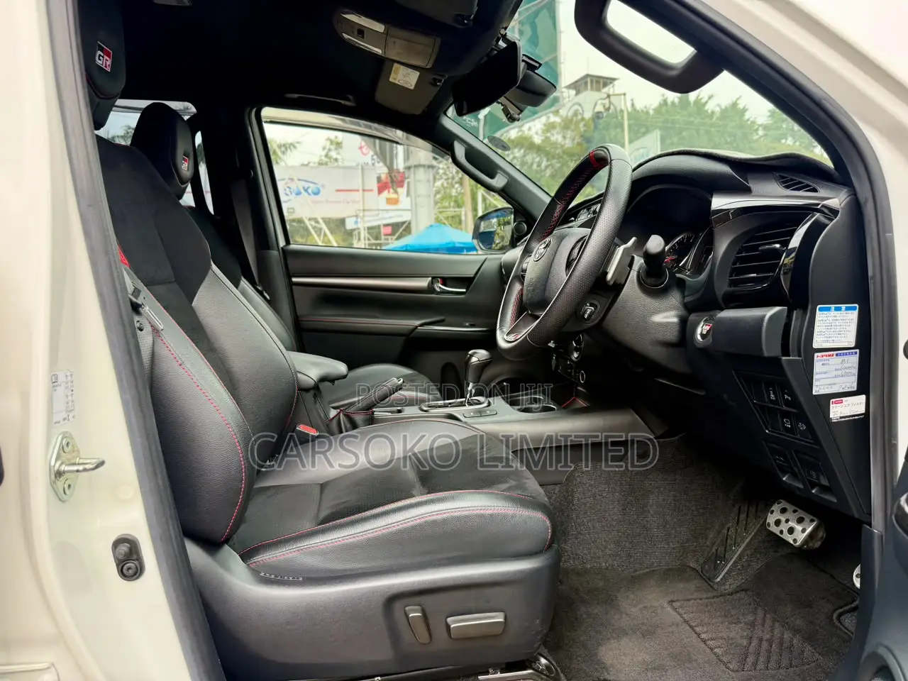 Toyota Hilux 2021 White