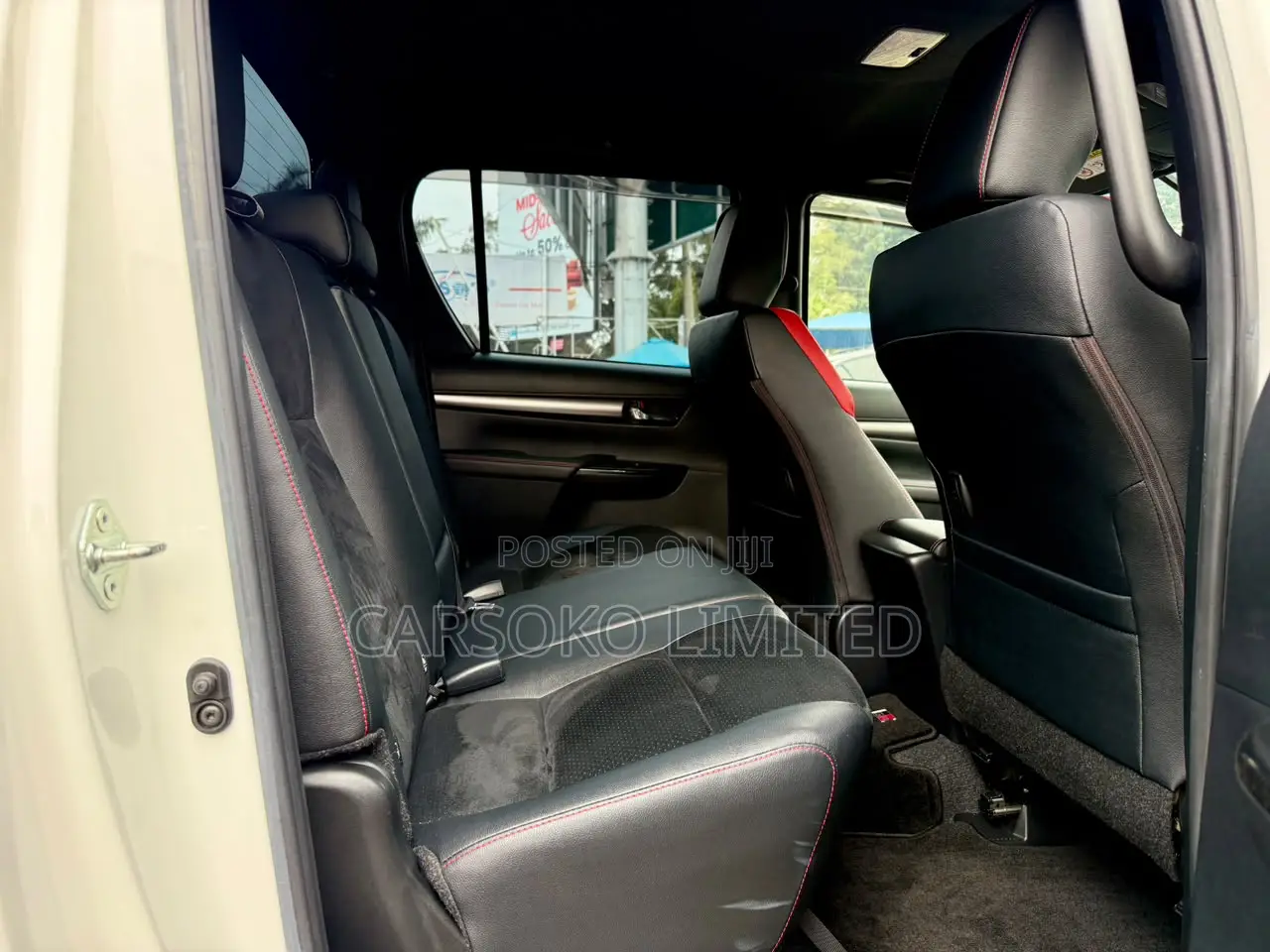 Toyota Hilux 2021 White