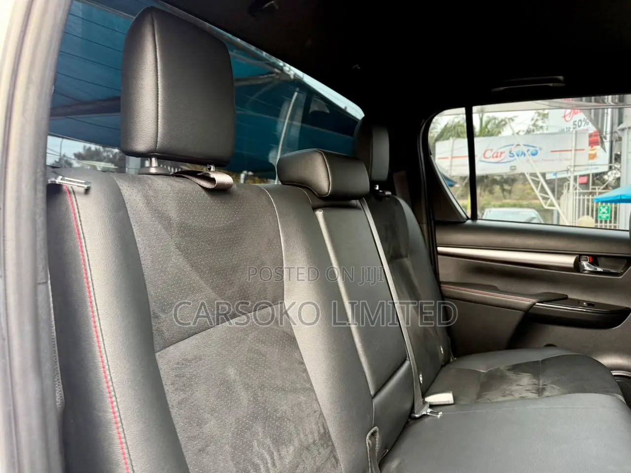 Toyota Hilux 2021 White