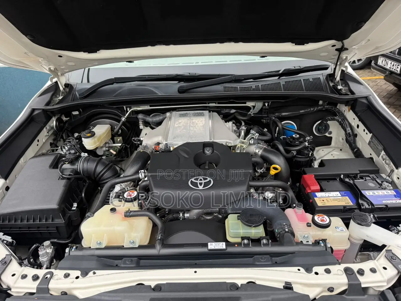 Toyota Hilux 2021 White