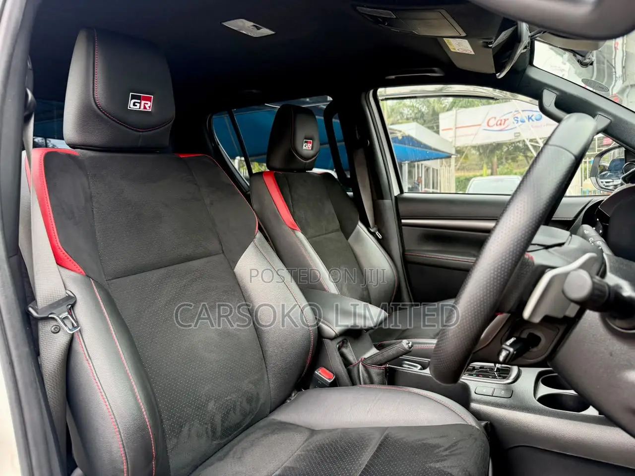 Toyota Hilux 2021 White