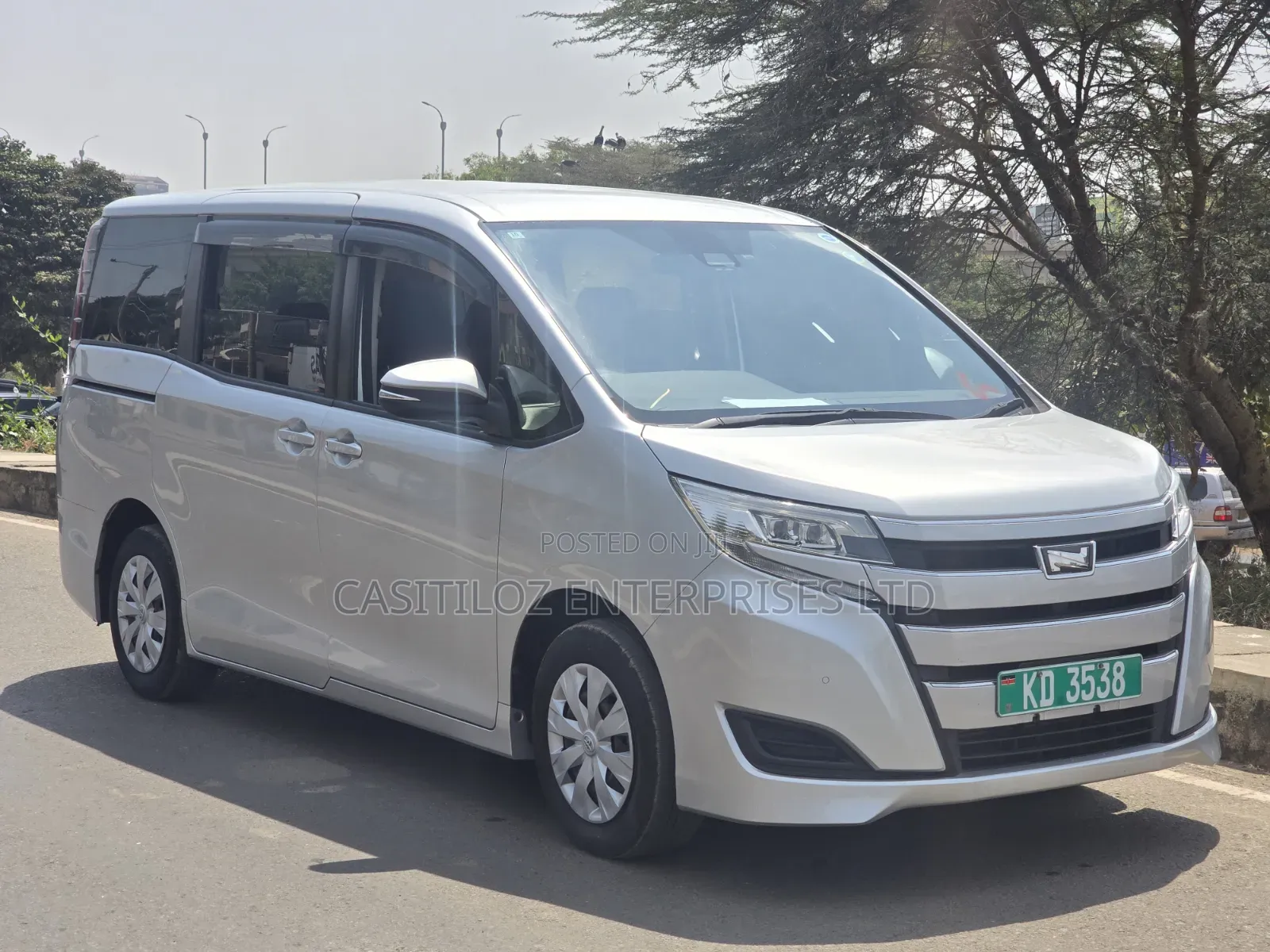Toyota Noah 2020 Silver