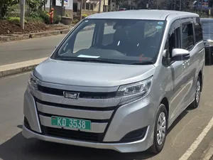Toyota Noah 2020 Silver