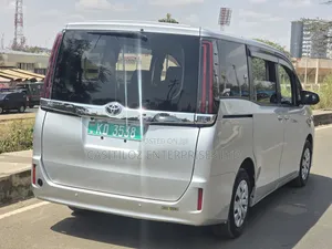 Toyota Noah 2020 Silver