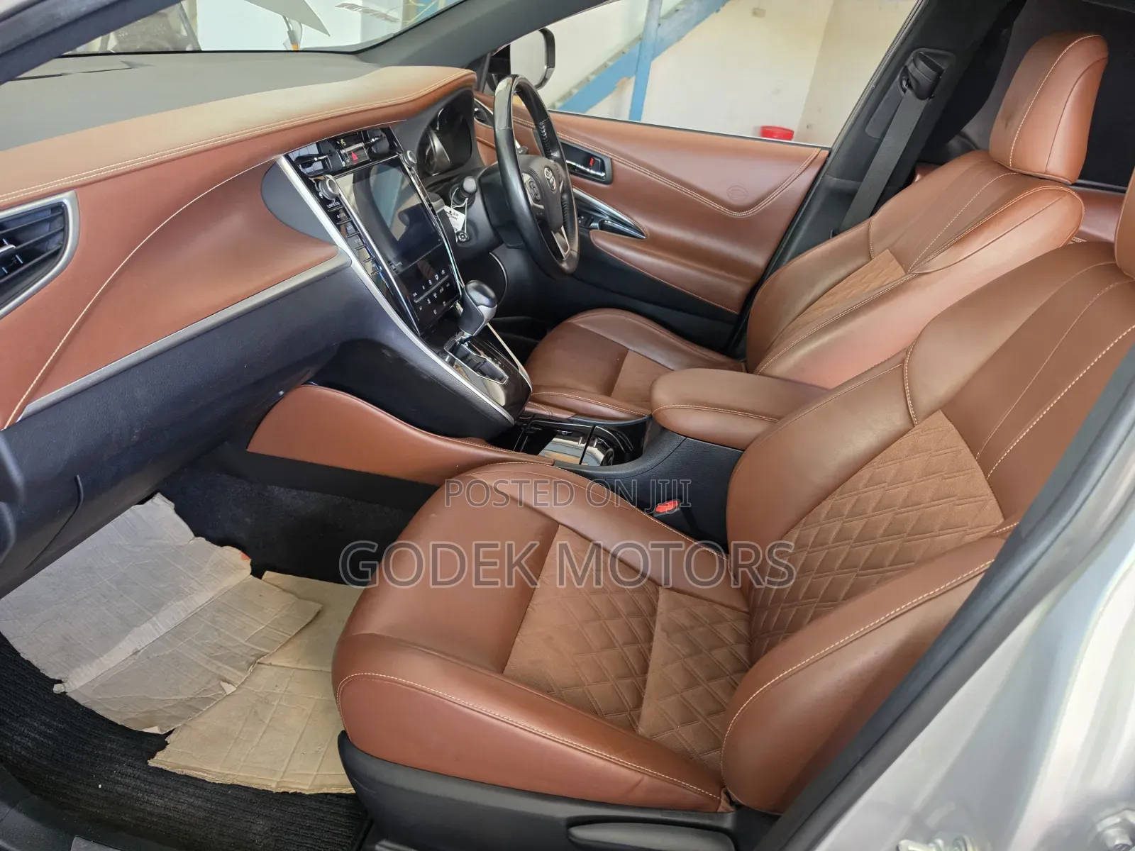Toyota Harrier 2019 Silver