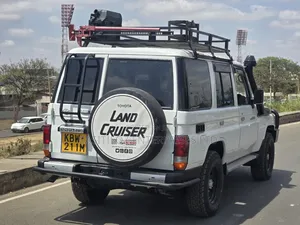Toyota Land Cruiser 2010 White
