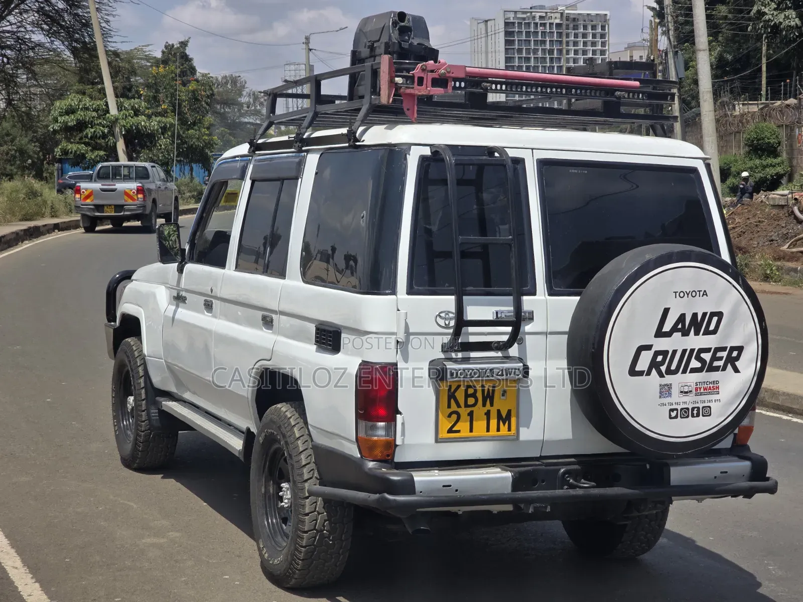 Toyota Land Cruiser 2010 White