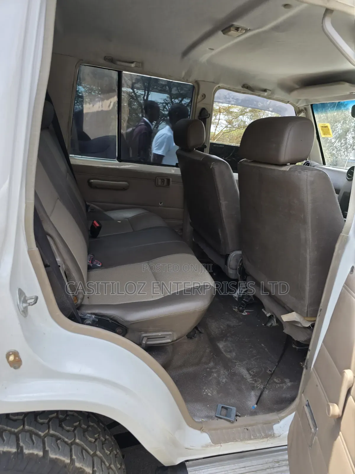 Toyota Land Cruiser 2010 White