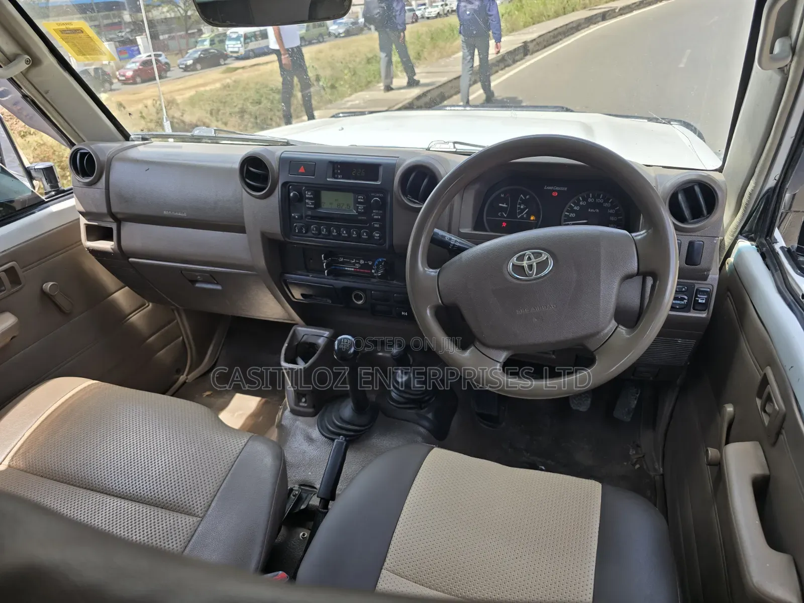 Toyota Land Cruiser 2010 White