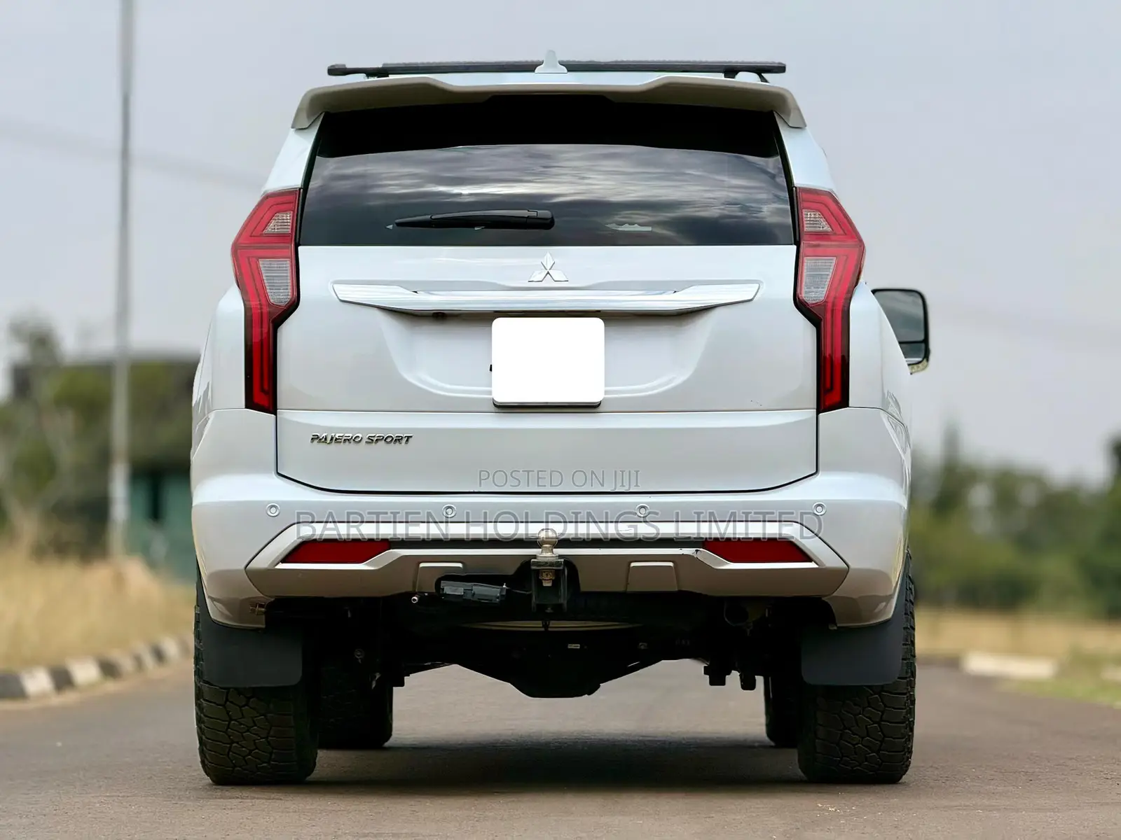 Mitsubishi Pajero 2022 White