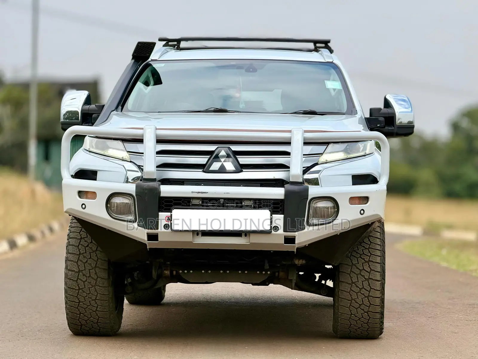 Mitsubishi Pajero 2022 White