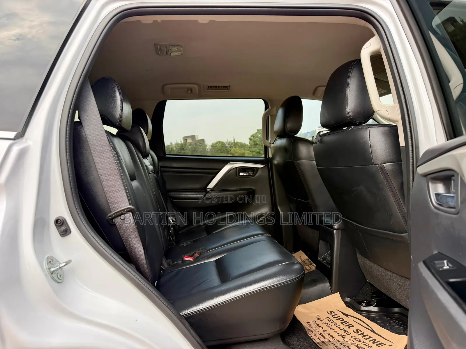 Mitsubishi Pajero 2022 White