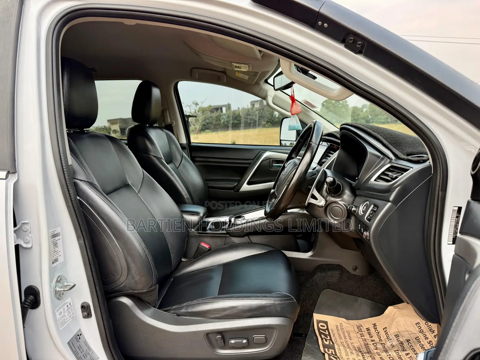 Mitsubishi Pajero 2022 White