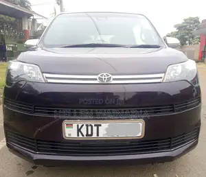 Toyota Spade 2018 Maroon