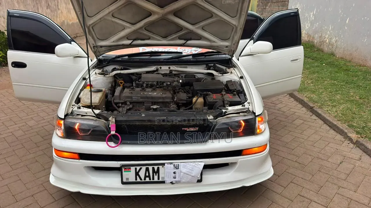 Toyota Corolla 1994 White