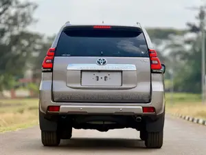Toyota Land Cruiser Prado 2.8 2022 White