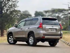 Toyota Land Cruiser Prado 2.8 2022 White