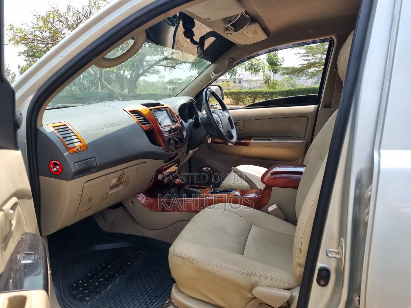 Toyota Hilux 2011 Gray