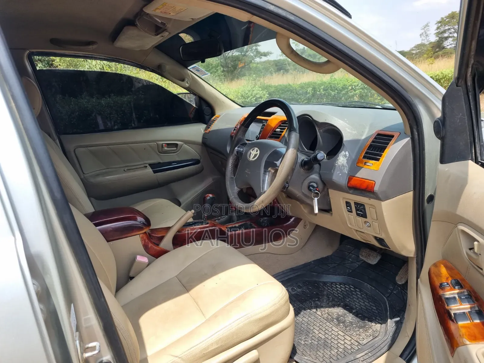 Toyota Hilux 2011 Gray