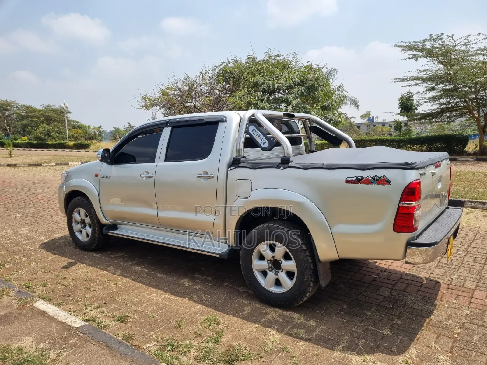 Toyota Hilux 2011 Gray