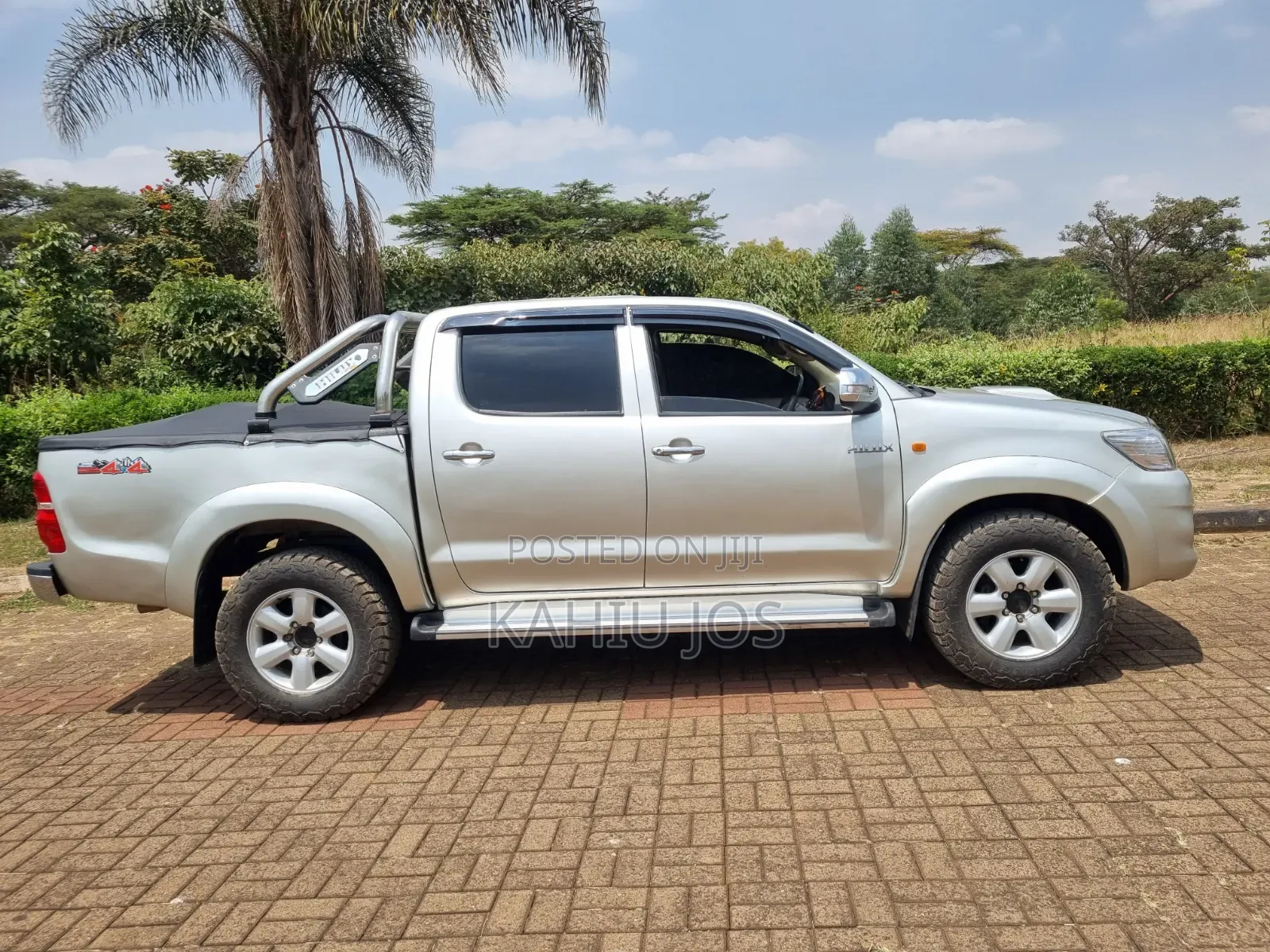 Toyota Hilux 2011 Gray