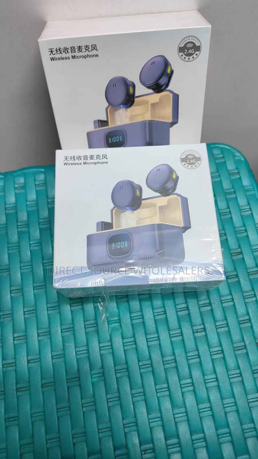 Q8 Rechargeable Wireless Clip-on Microphone With Clear Sound