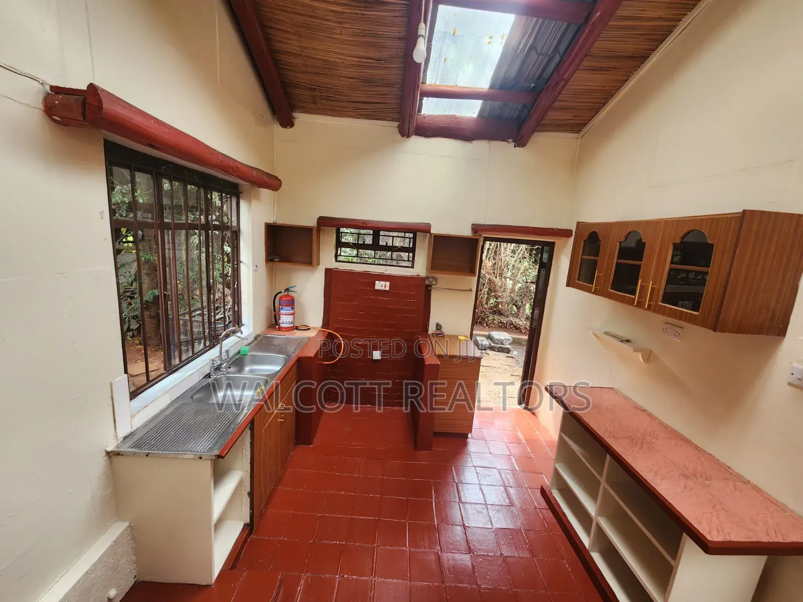 2bdrm Bungalow in Ridgeways for rent