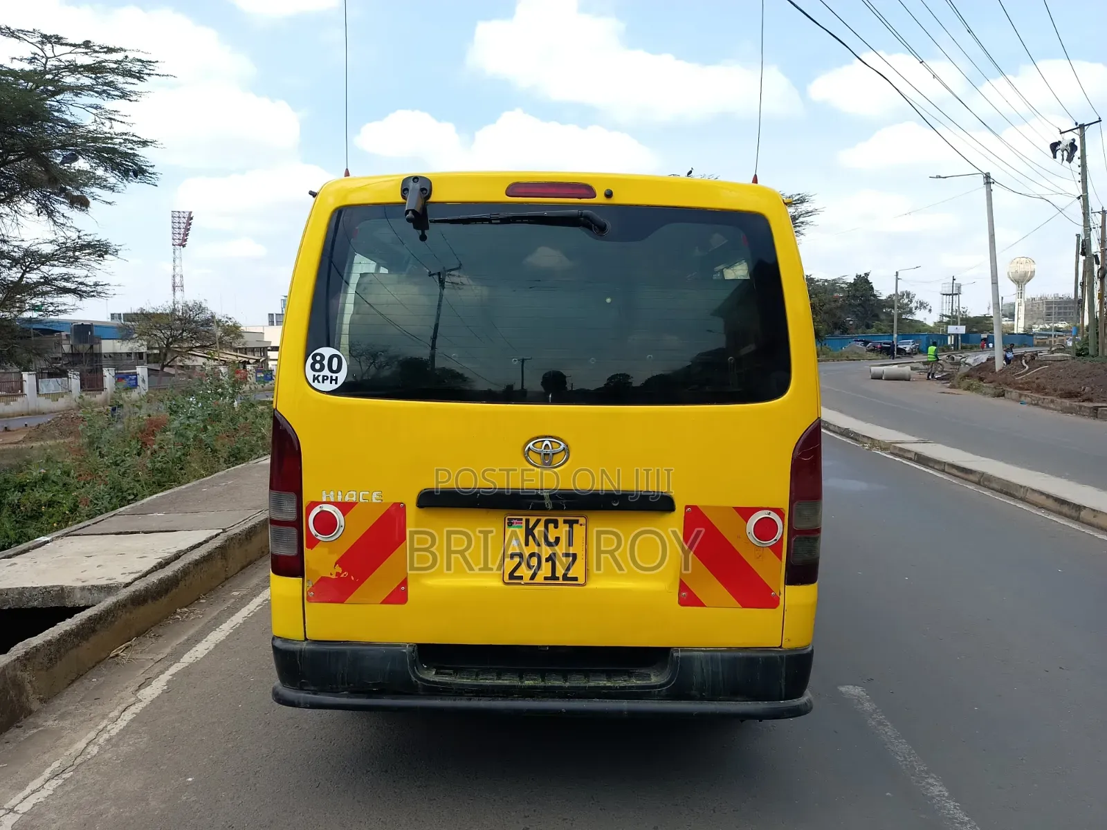Toyota HiAce 2013 Yellow