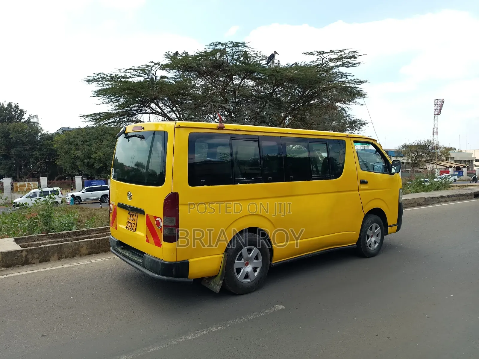 Toyota HiAce 2013 Yellow