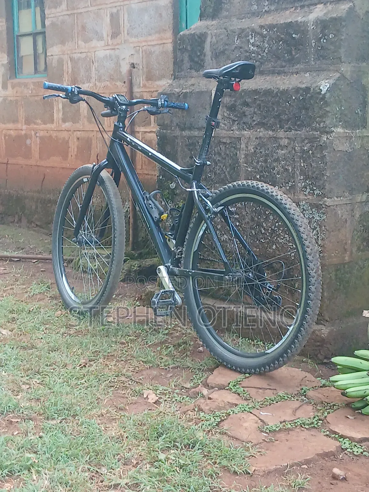 Size 27.5 Carrera Mountain Bike
