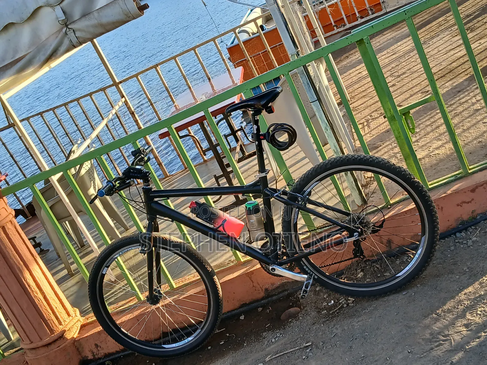 Size 27.5 Carrera Mountain Bike