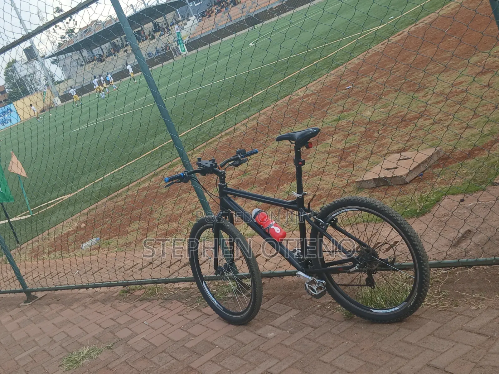 Size 27.5 Carrera Mountain Bike