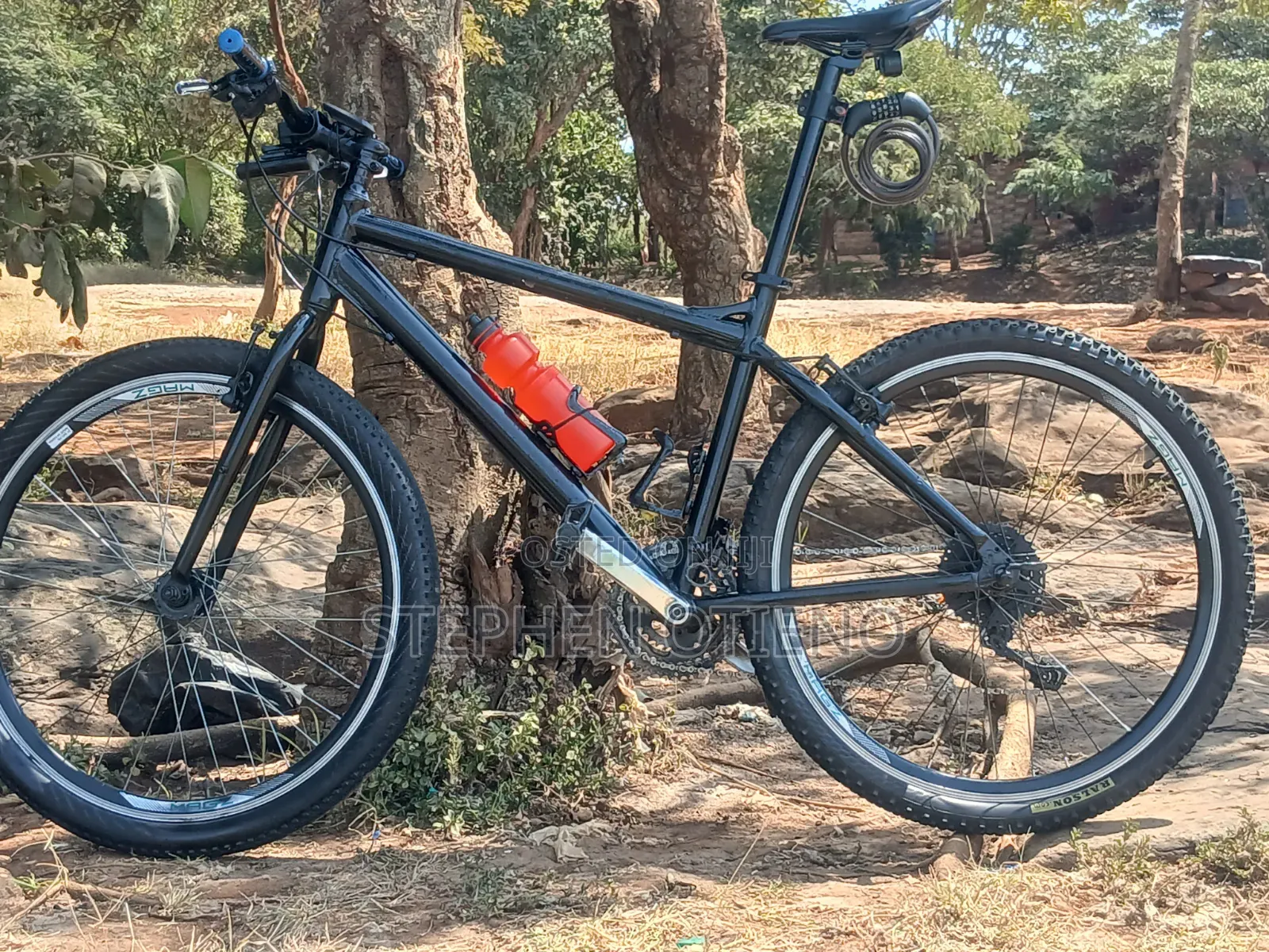 Size 27.5 Carrera Mountain Bike