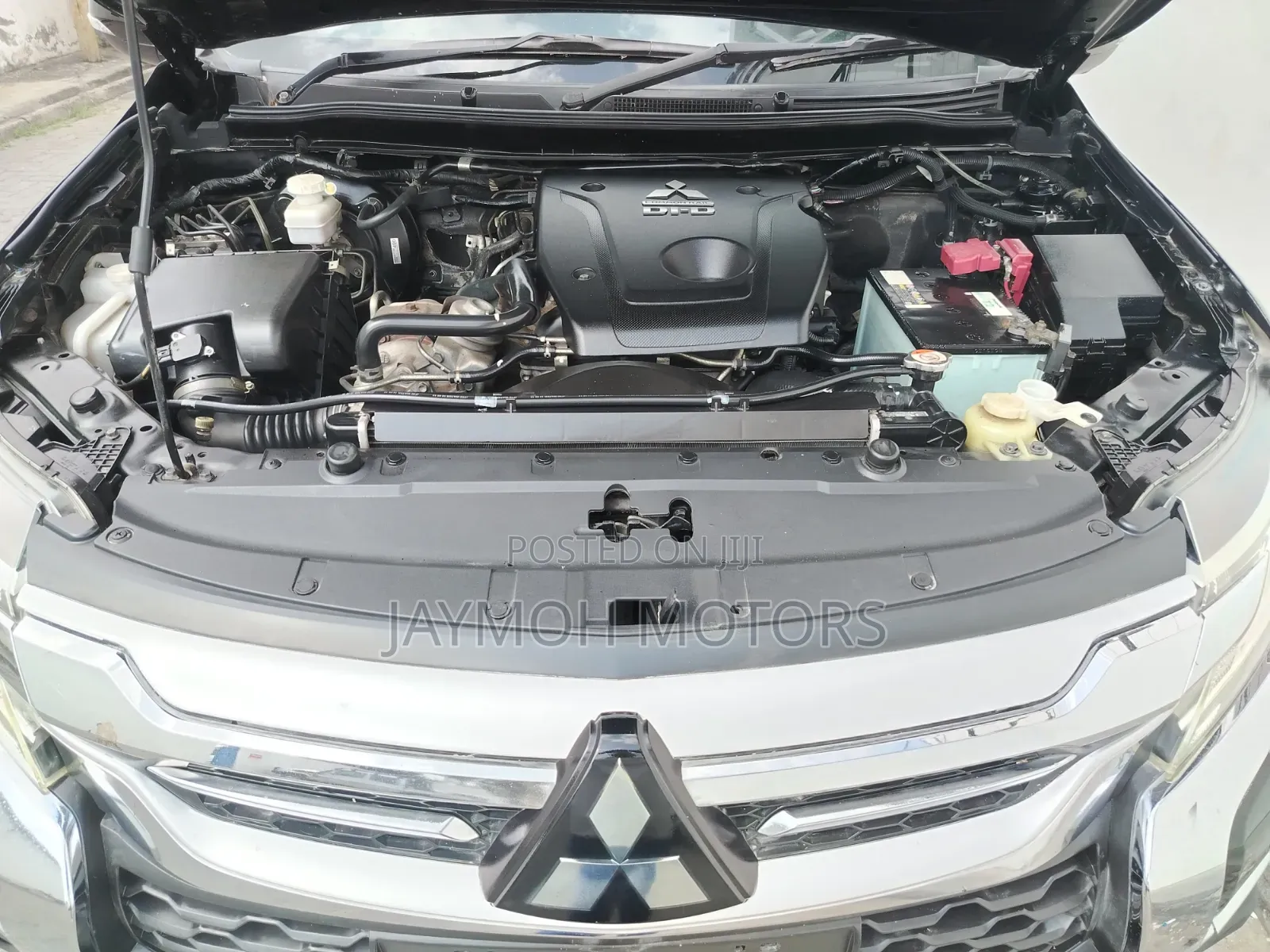 Mitsubishi Pajero Sport 2018 Black