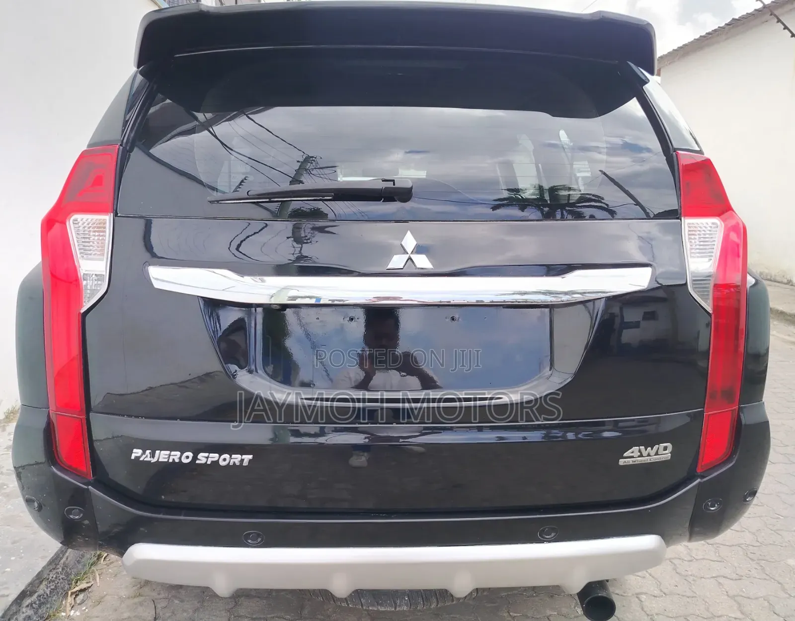 Mitsubishi Pajero Sport 2018 Black